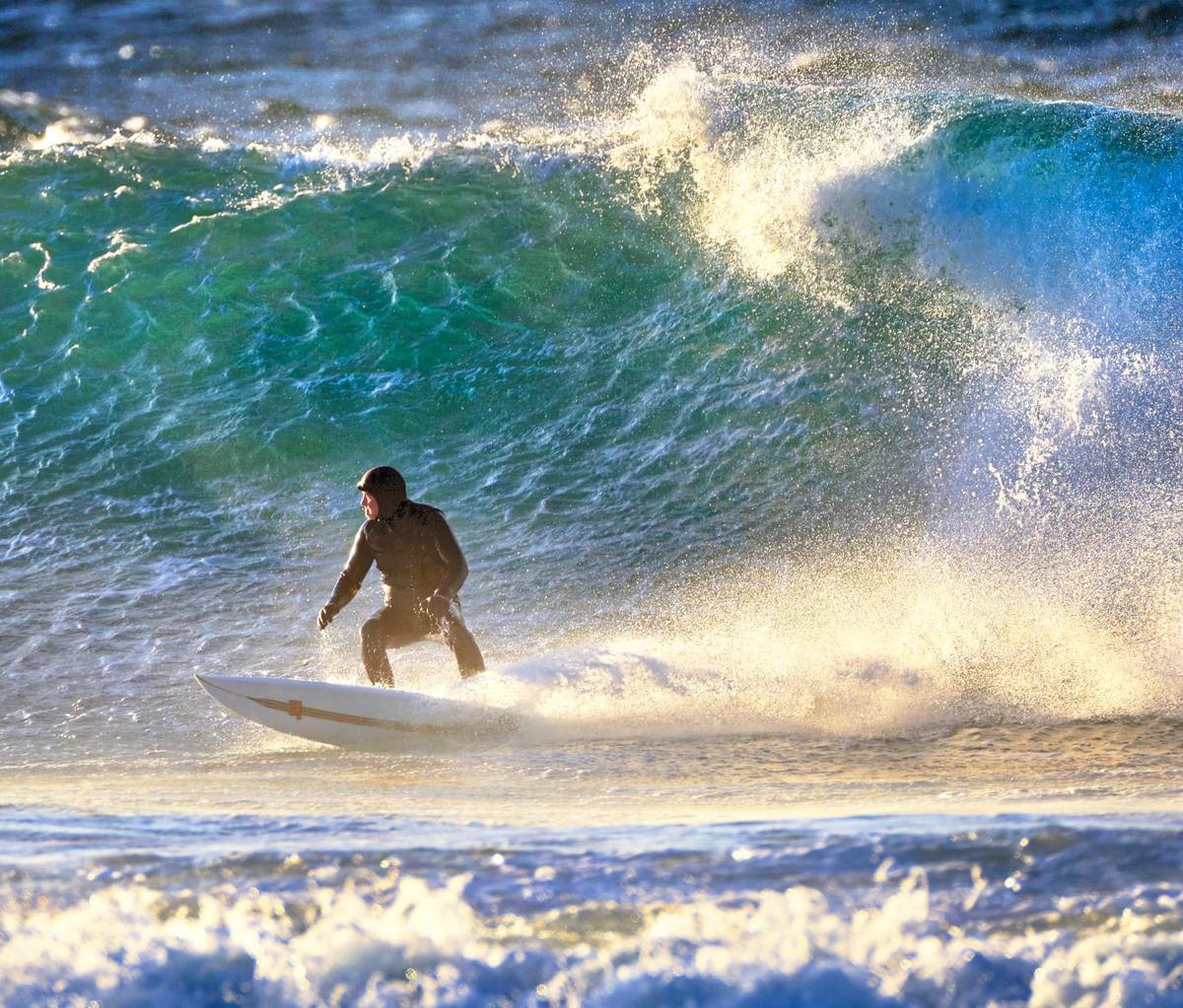 Surfer utenfor Borshavn